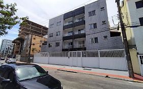 Amplo Apartamento, 3 min a pé da Praia do Morro, próximo ao Marlin